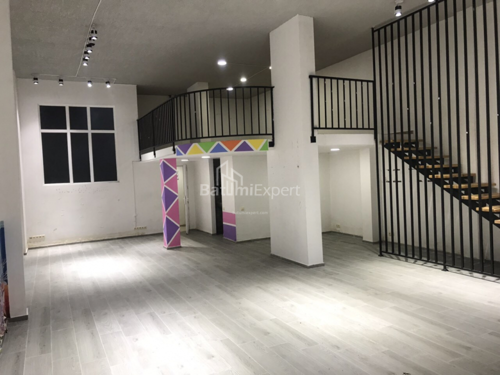 Գրասենյակ 130 մ² - Էքվթիմե Թակաիշվիլի, Batumi, Վրաստан