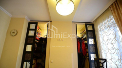 Բնակարան 4-комн 93 m² - Վախթանգ Գորգասալի, Batumi