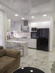 Բնակարան 3-комн 75 m² - Նիկո Փիրոսմանի, Batumi