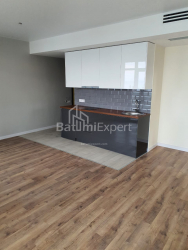Բնակարան 3-комн 74.7 m² - Լեխ և Մարիա Կաչինսկիներ, Batumi