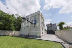 Առանձնատուն 170 մ² - օդանավակայանի մայրուղի, Batumi, Վրաստан