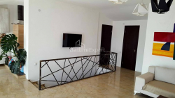 Բնակարան 6-комн 230 m² - Պետրա Մելիքիշվիլի, Batumi